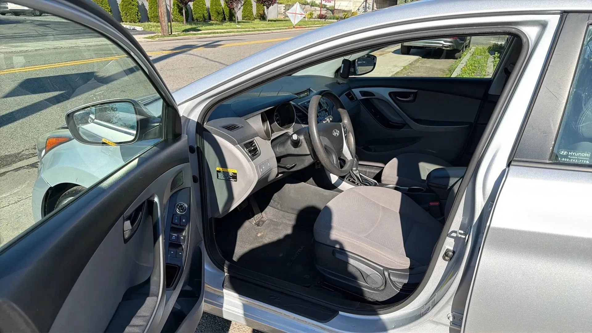 Used 2015 Hyundai Elantra SE FWD image 22