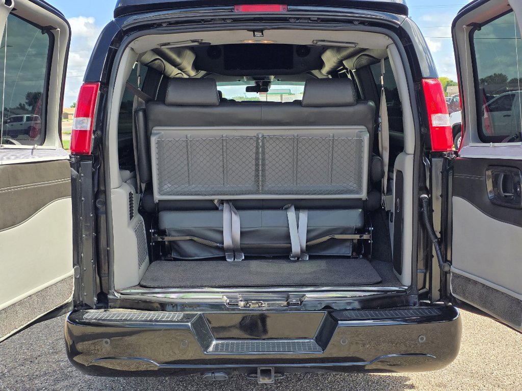 Used 2019 Chevrolet Express 2500 Extended w/ Enhanced Convenience Package image 22