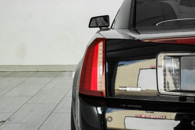 Used 2006 Cadillac XLR RWD image 40