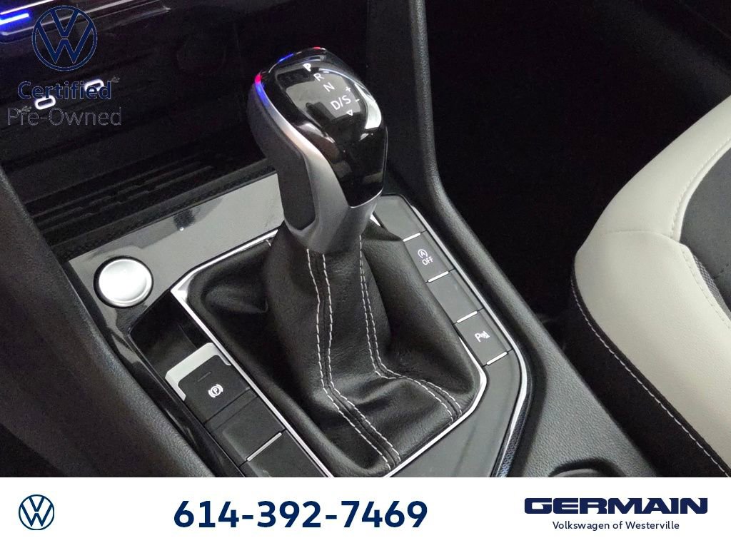 Certified 2025 Volkswagen Taos SE image 25