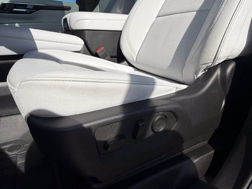 Certified 2025 Chevrolet Tahoe Premier AWD/4WD image 32