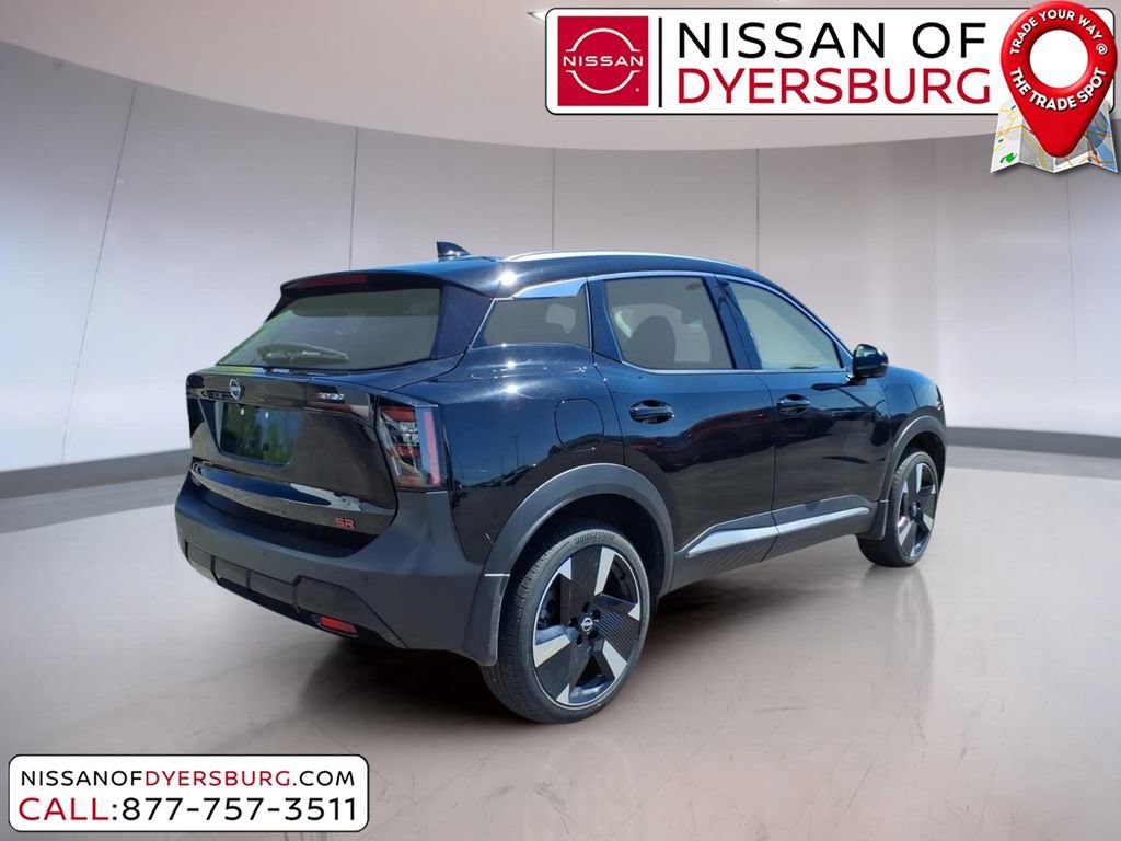 Used 2025 Nissan Kicks SR image 3