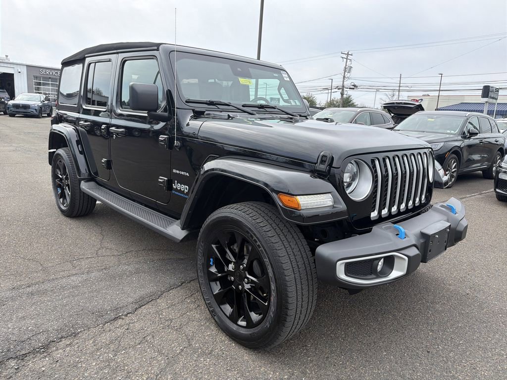 Used 2023 Jeep Wrangler Unlimited Sahara w/ Cold Weather Group AWD/4WD image 8