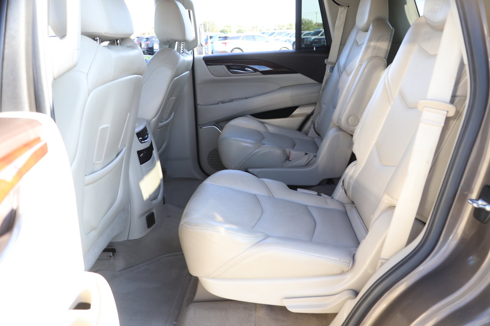 Used 2015 Cadillac Escalade Premium AWD/4WD image 28