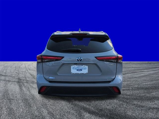 Used 2022 Toyota Highlander Bronze Edition image 5