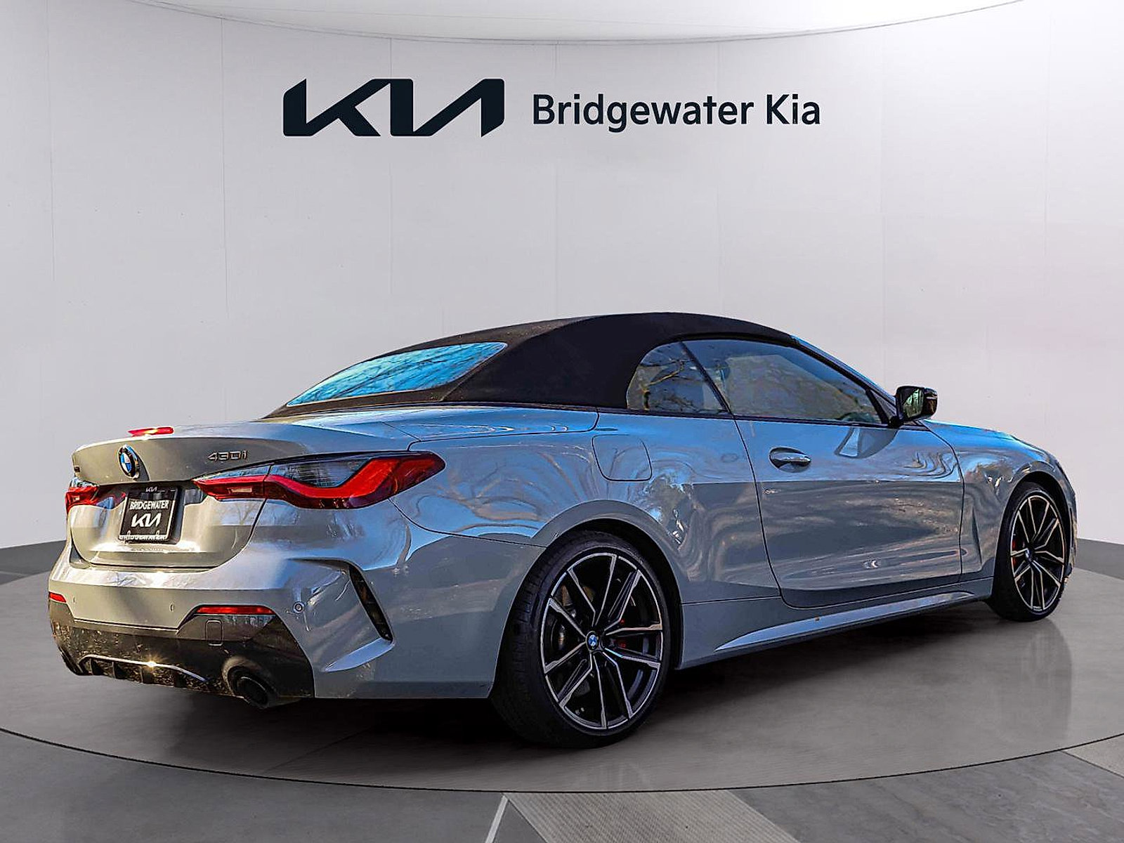 Used 2023 BMW 430i xDrive Convertible w/ M Sport Package AWD/4WD image 8
