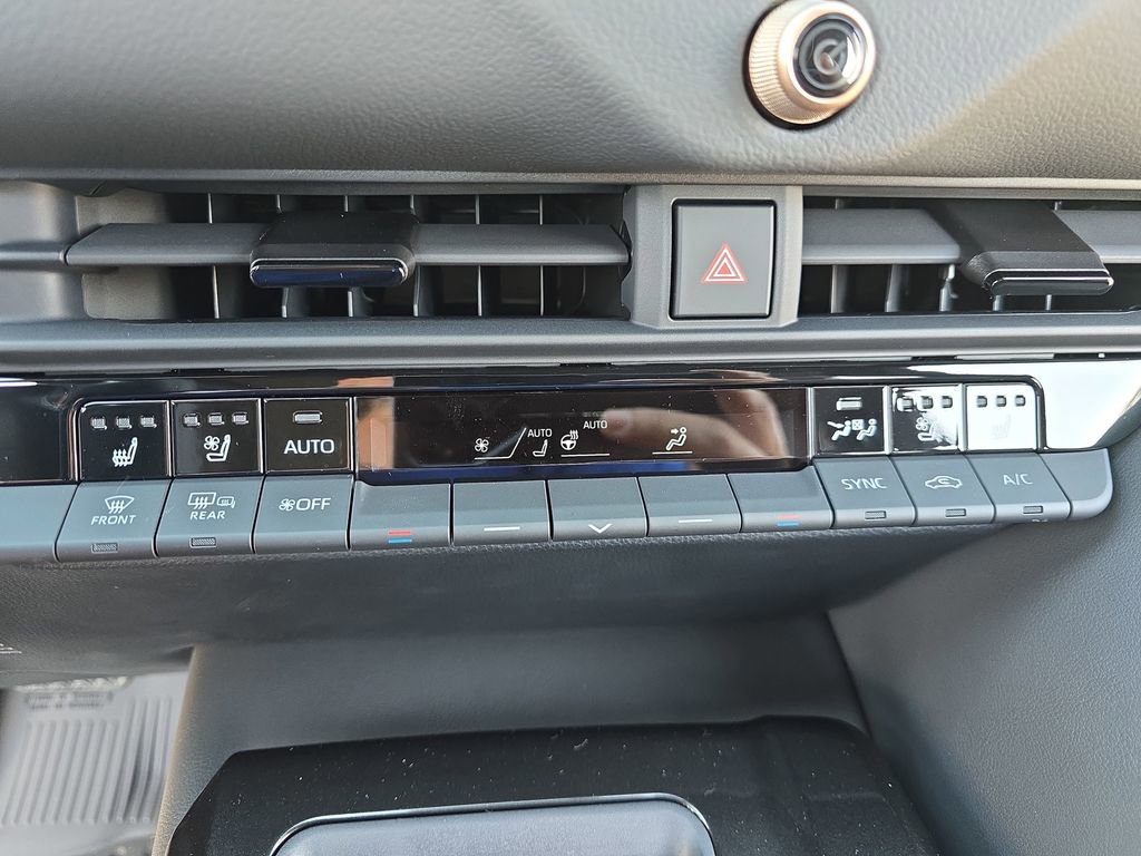 Used 2026 Toyota Crown Platinum AWD/4WD image 24