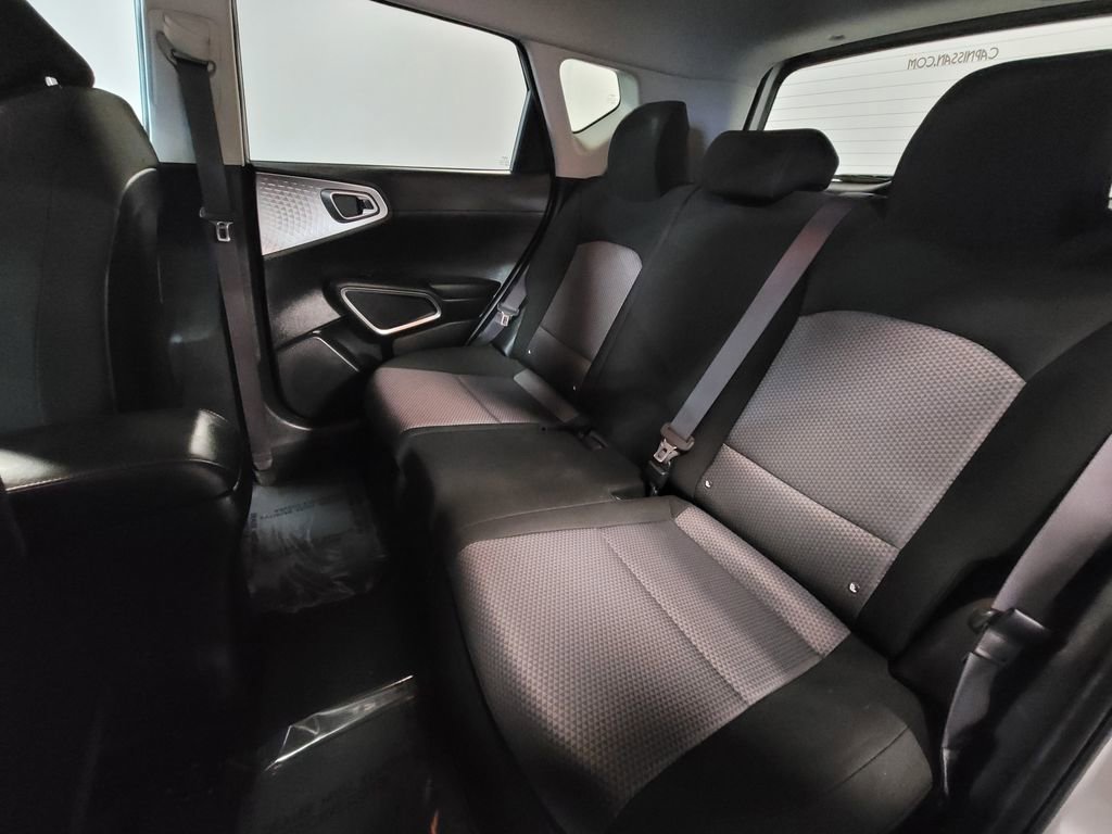 Used 2022 Kia Soul LX image 8