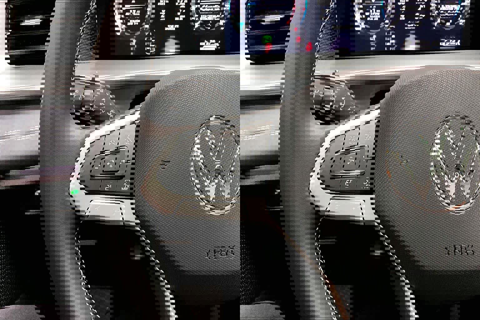 New 2026 Volkswagen Tiguan SE image 17