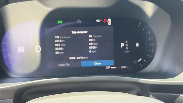 Certified 2023 Volvo XC40 B5 Plus w/ Climate Package AWD/4WD image 17