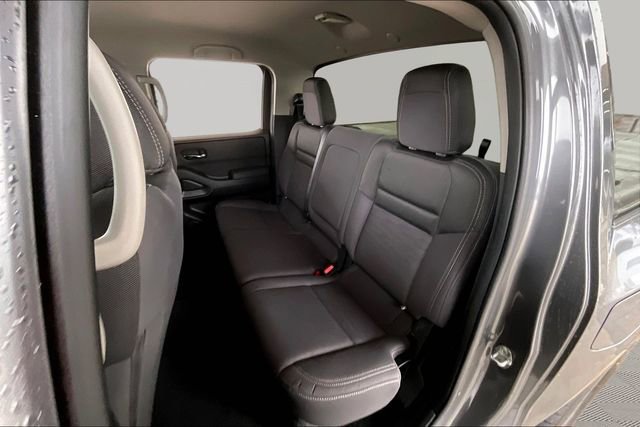 Used 2023 Nissan Frontier SV image 16