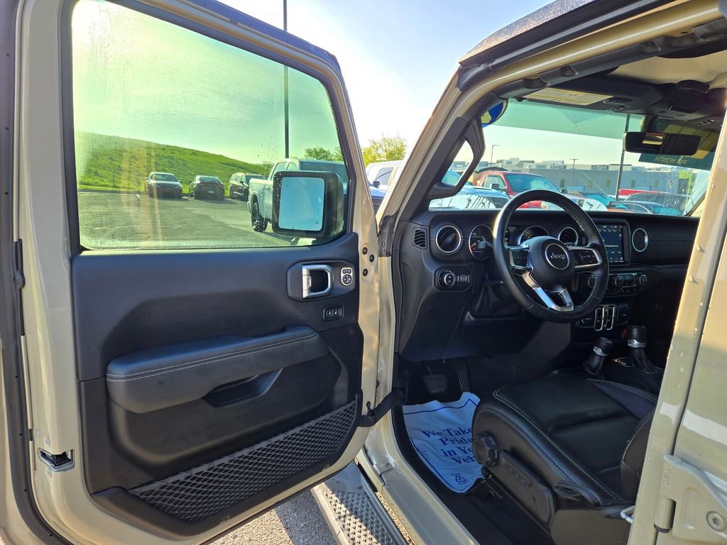 Used 2020 Jeep Gladiator Overland AWD/4WD image 12