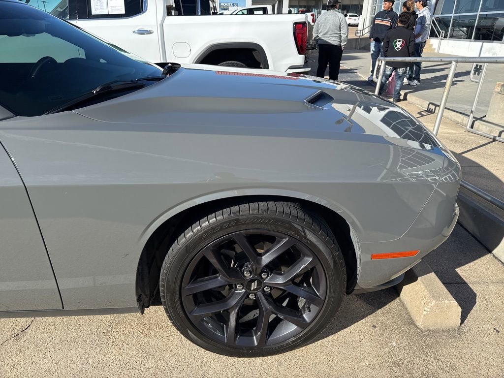 Used 2019 Dodge Challenger SXT w/ Blacktop Package image 4