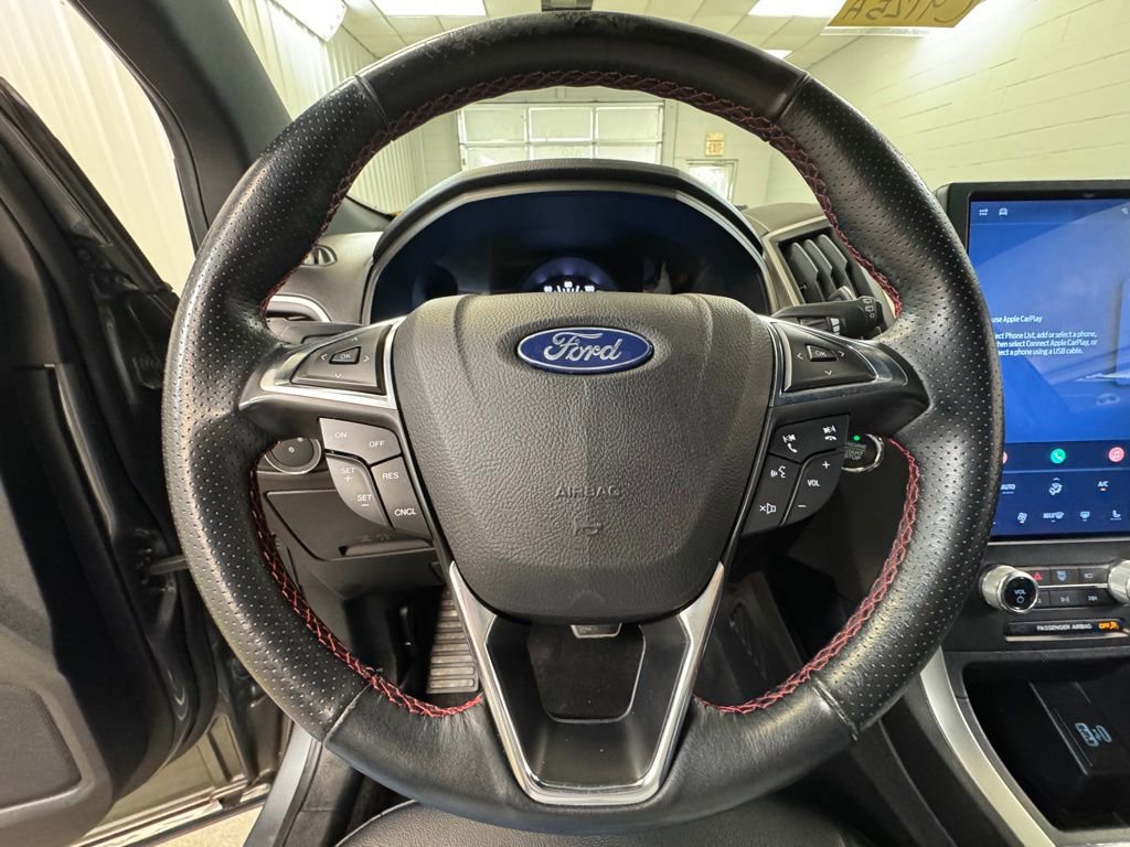 Used 2022 Ford Edge ST-Line w/ Class II Trailer Tow Package AWD/4WD image 34