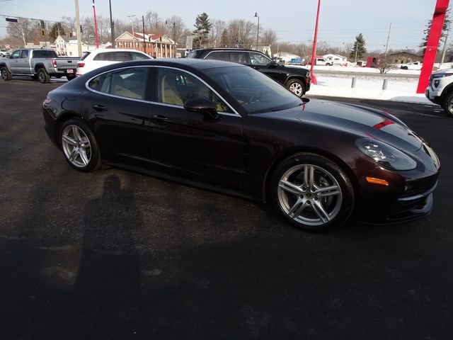 Used 2020 Porsche Panamera image 2