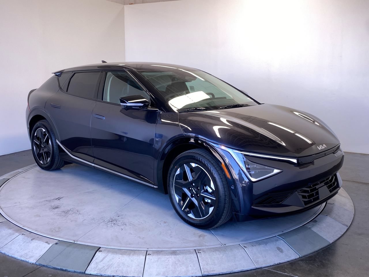 New 2026 Kia EV6 Wind RWD image 7