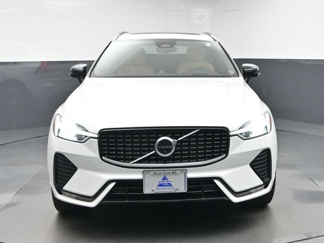 Used 2023 Volvo XC60 B6 Ultimate w/ Protection Package Premier AWD/4WD image 2