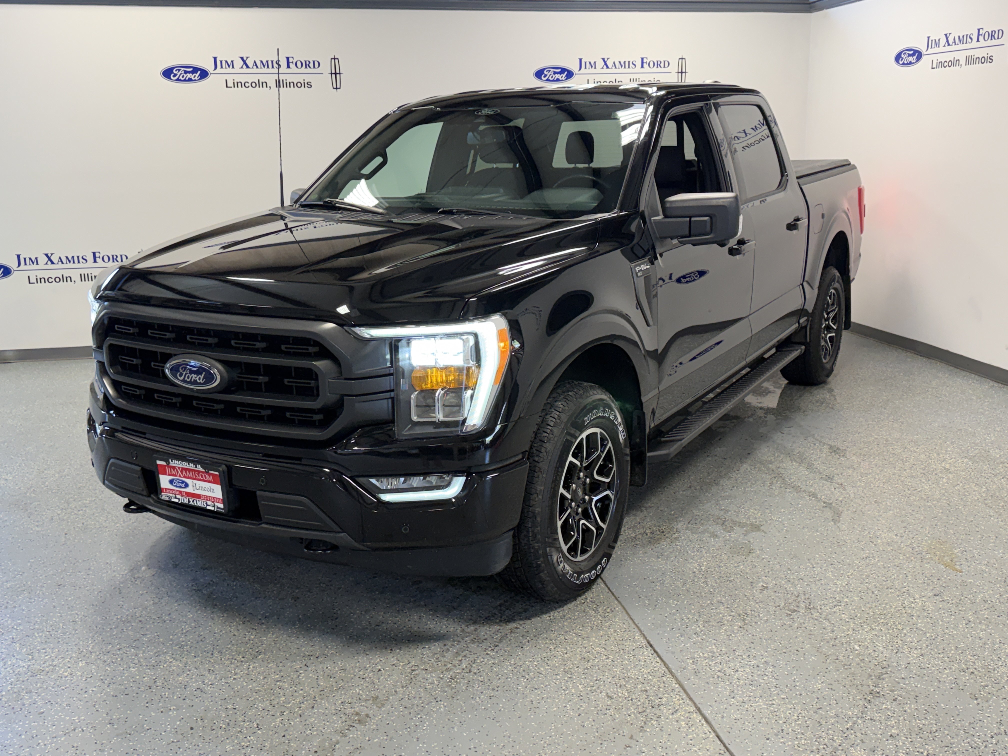 Used 2021 Ford F150 XLT w/ Equipment Group 302A High AWD/4WD image 3