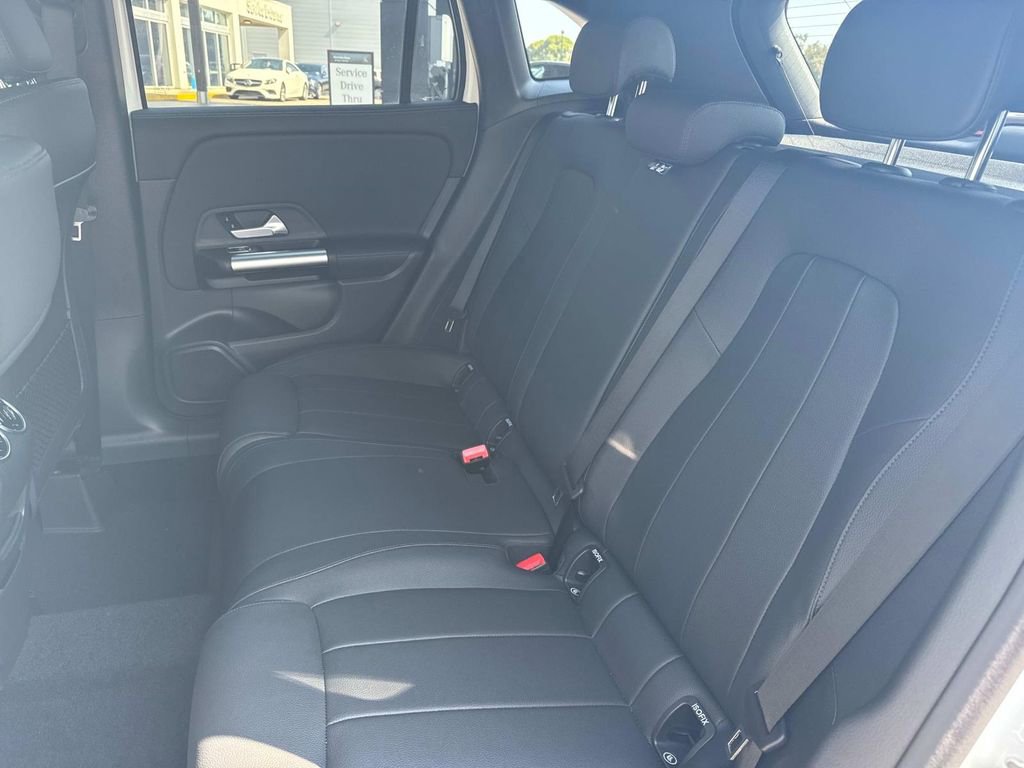 Used 2025 Mercedes-Benz GLA 250 image 7