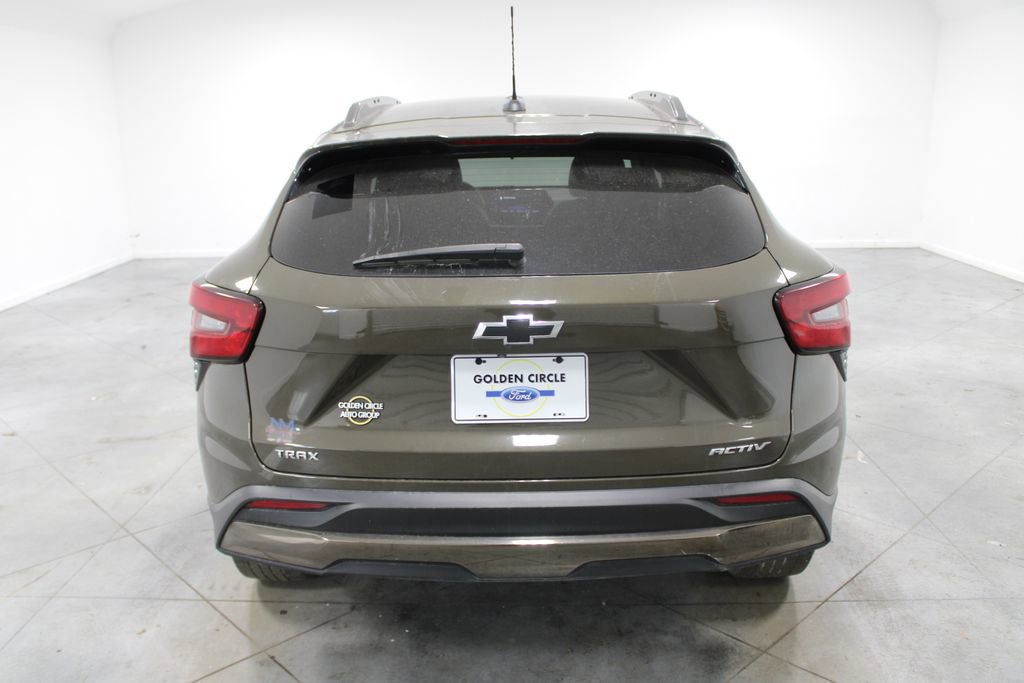 Used 2024 Chevrolet Trax ACTIV w/ Sunroof Package FWD image 8