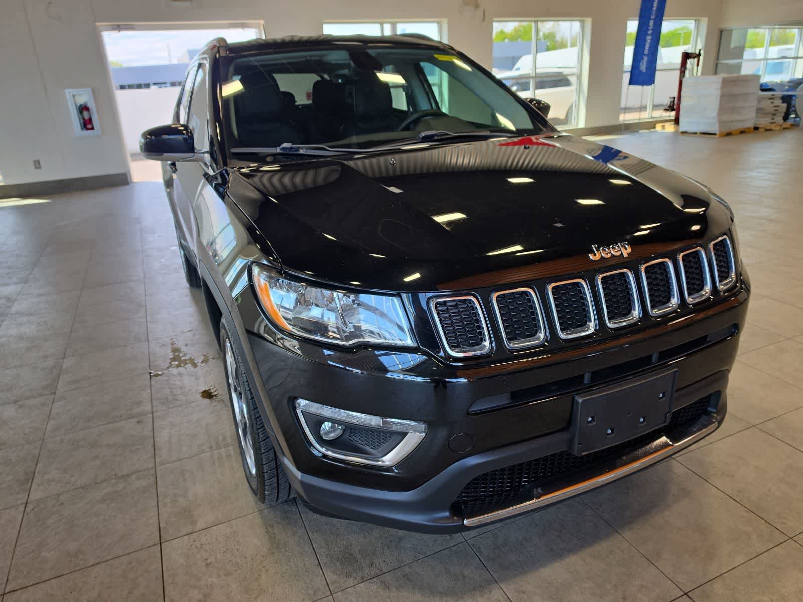 Used 2018 Jeep Compass Limited AWD/4WD image 4