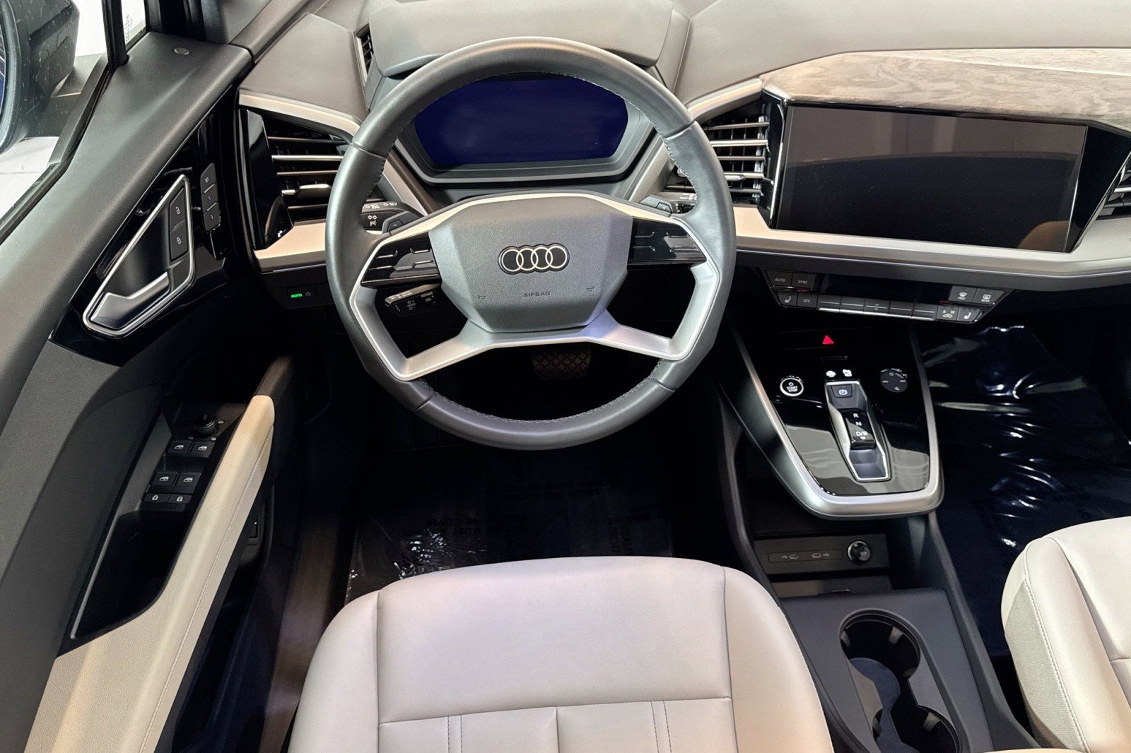 Used 2025 Audi Q4 e-tron Premium image 20