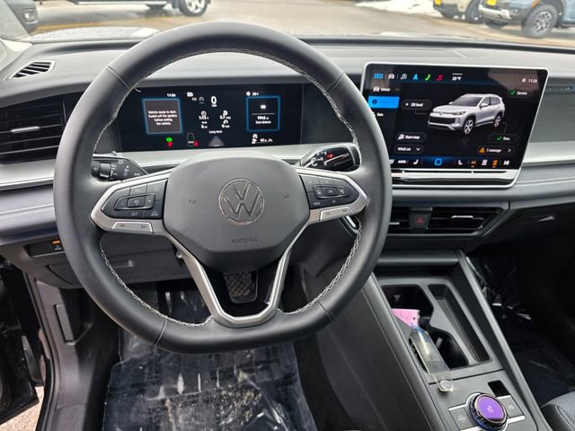Used 2025 Volkswagen Tiguan SE image 18