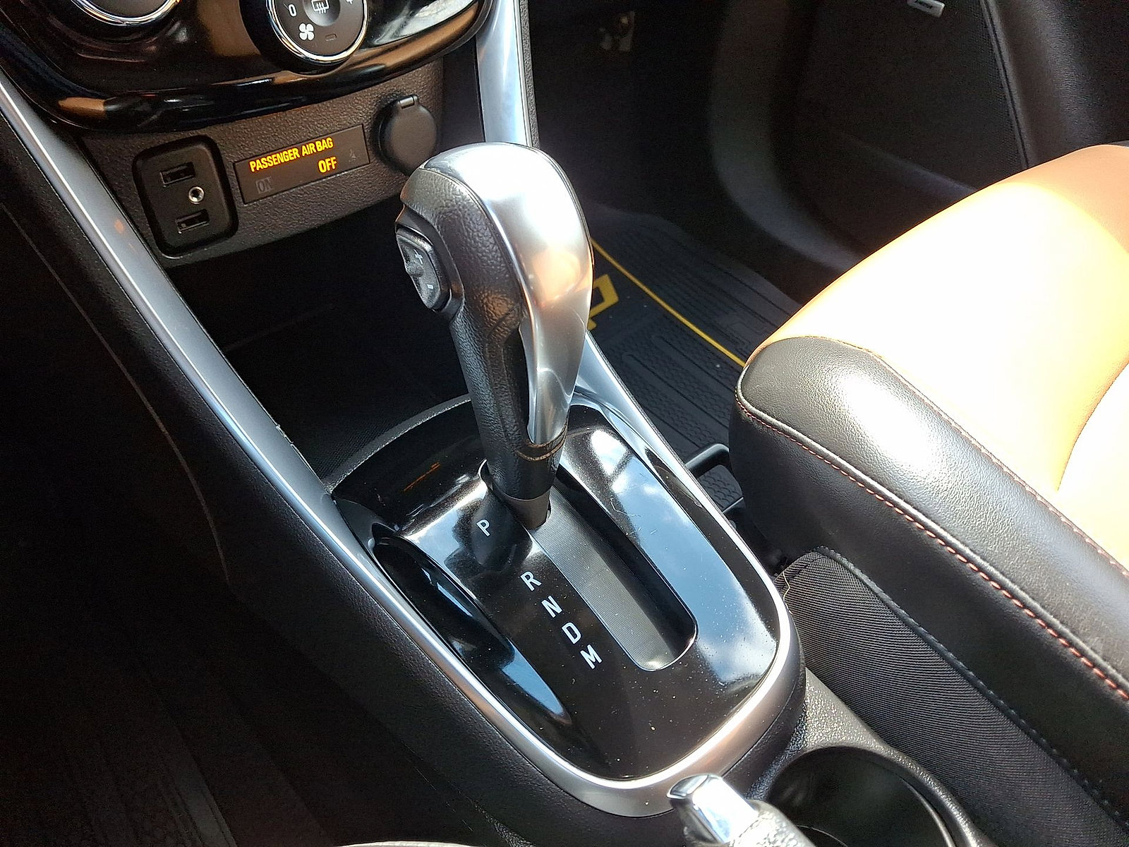 Used 2020 Chevrolet Trax Premier AWD/4WD image 12