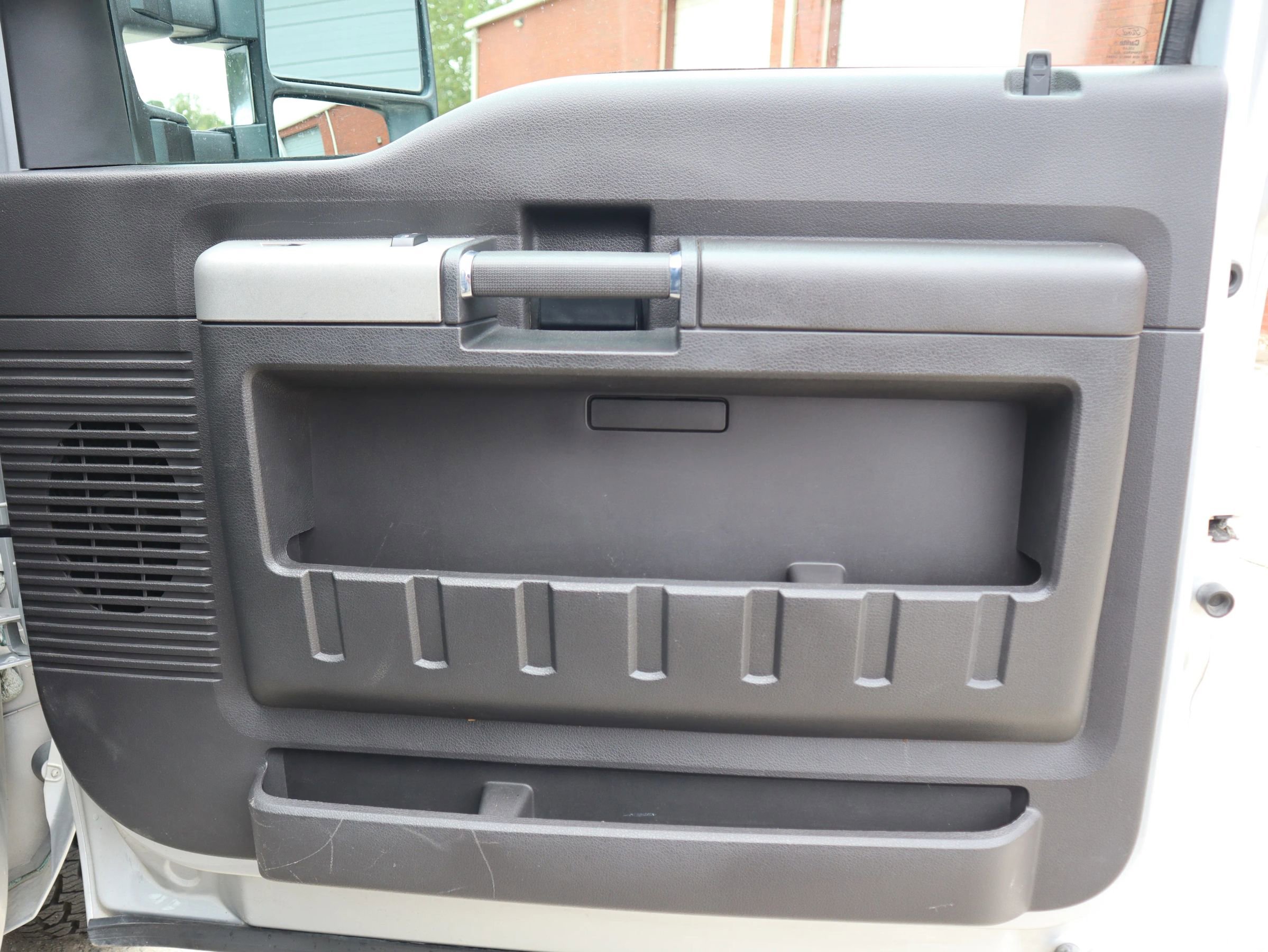 Used 2015 Ford F350 Lariat w/ Lariat Interior Package image 34