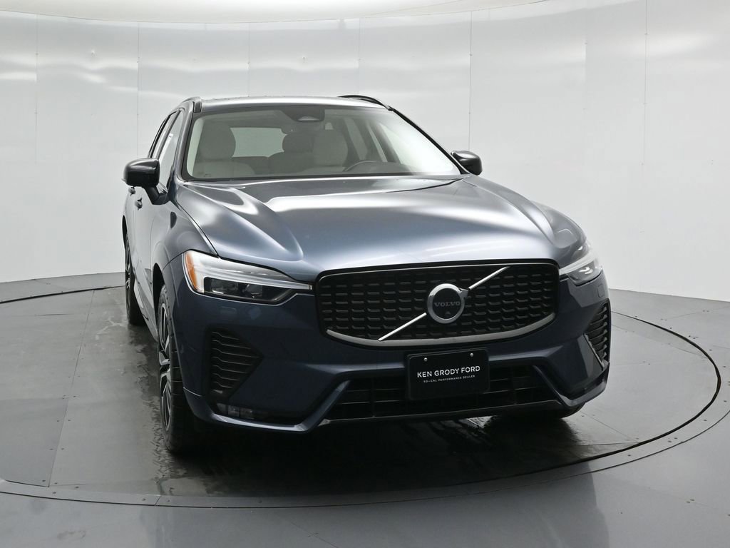 Used 2023 Volvo XC60 B5 Plus image 55