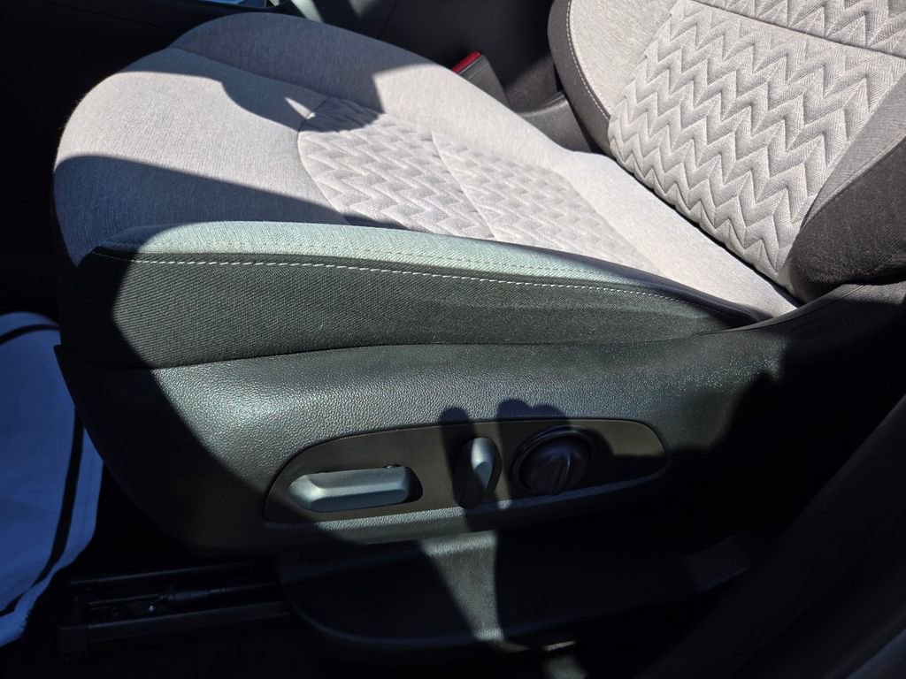 Used 2023 Chevrolet Equinox LS w/ LS Convenience Package image 26
