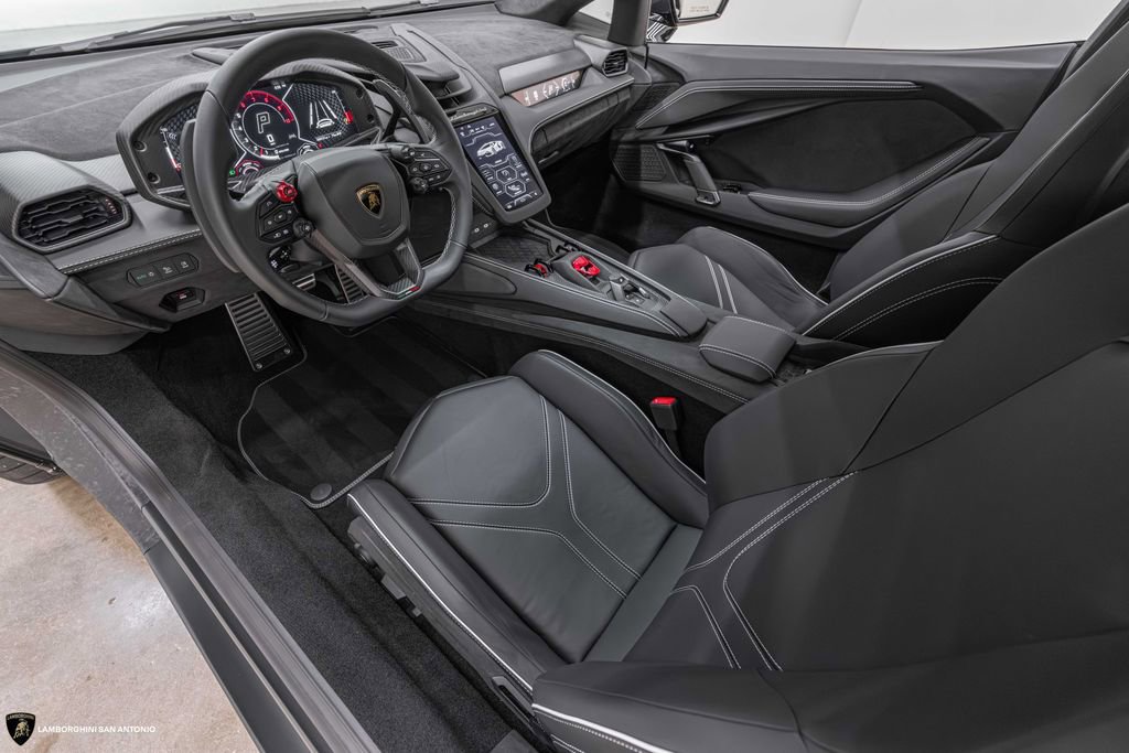 Used 2026 Lamborghini Revuelto AWD/4WD image 34