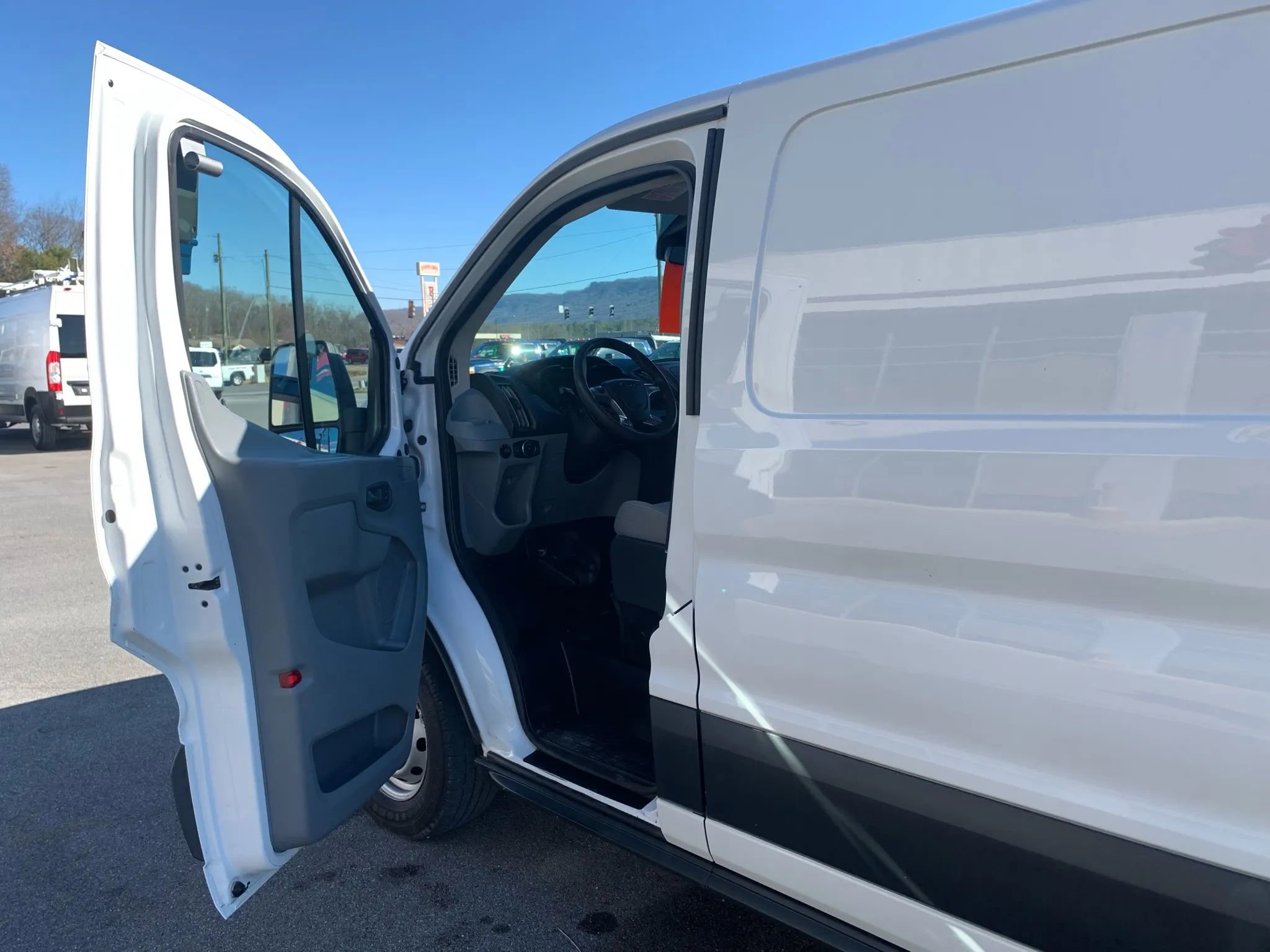 Used 2017 Ford Transit 250 148 Low Roof RWD image 7