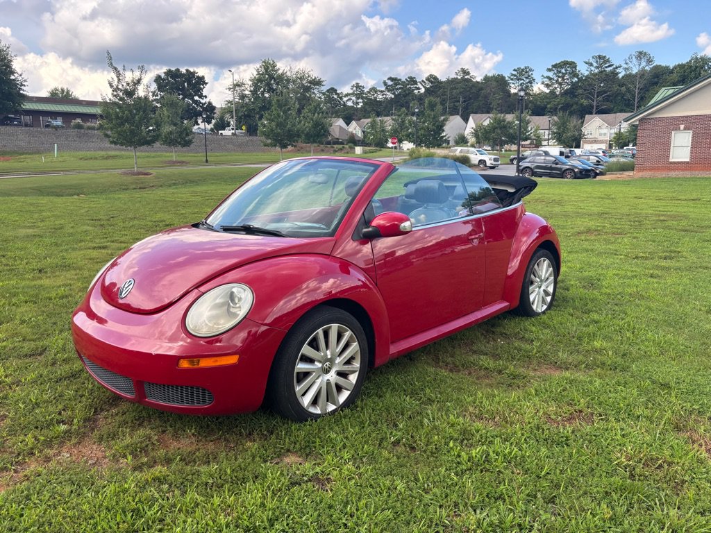 Used 2008 Volkswagen Beetle SE FWD image 1