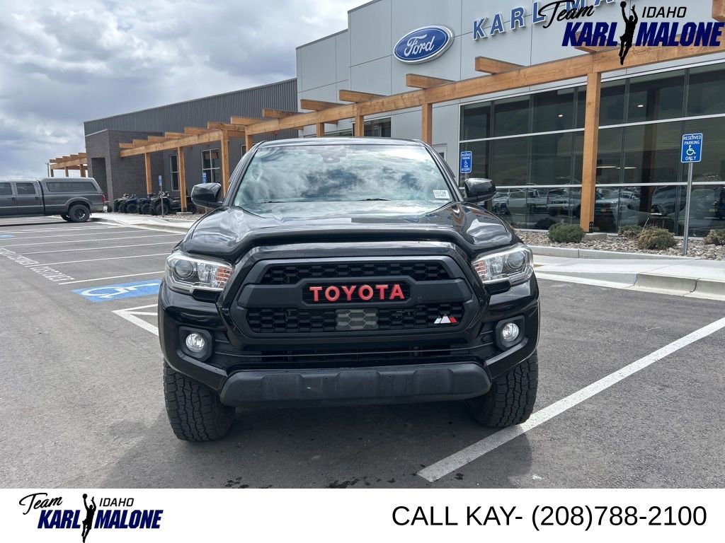 Used 2020 Toyota Tacoma TRD Off-Road AWD/4WD image 2