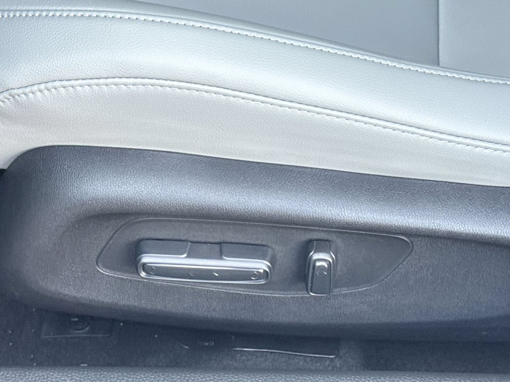 Used 2025 Acura Integra FWD image 14