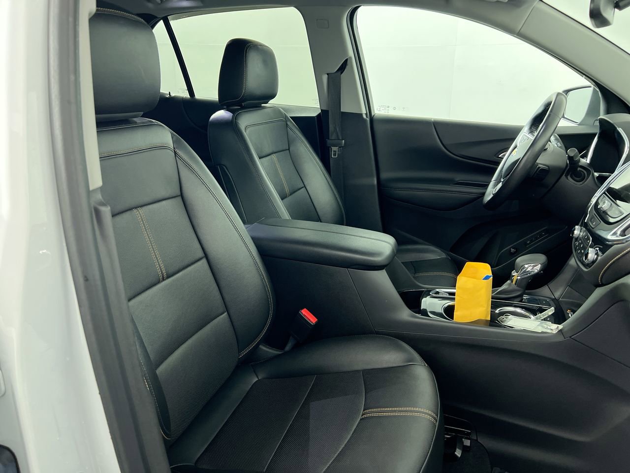 Used 2022 Chevrolet Equinox Premier AWD/4WD image 27