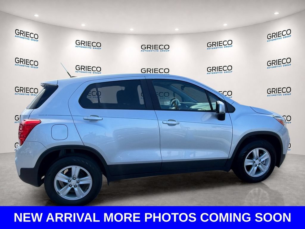 Used 2020 Chevrolet Trax LS w/ Tint and Cruise Package FWD image 8