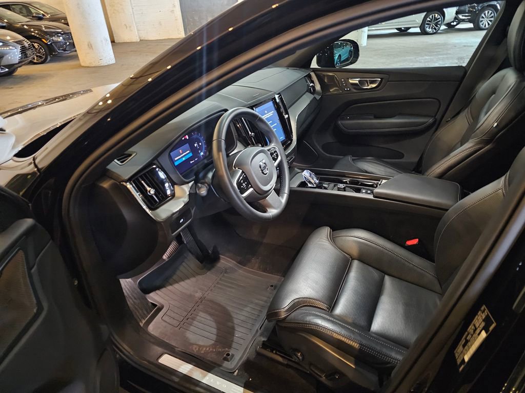 Certified 2025 Volvo XC60 B5 Ultra AWD/4WD image 17