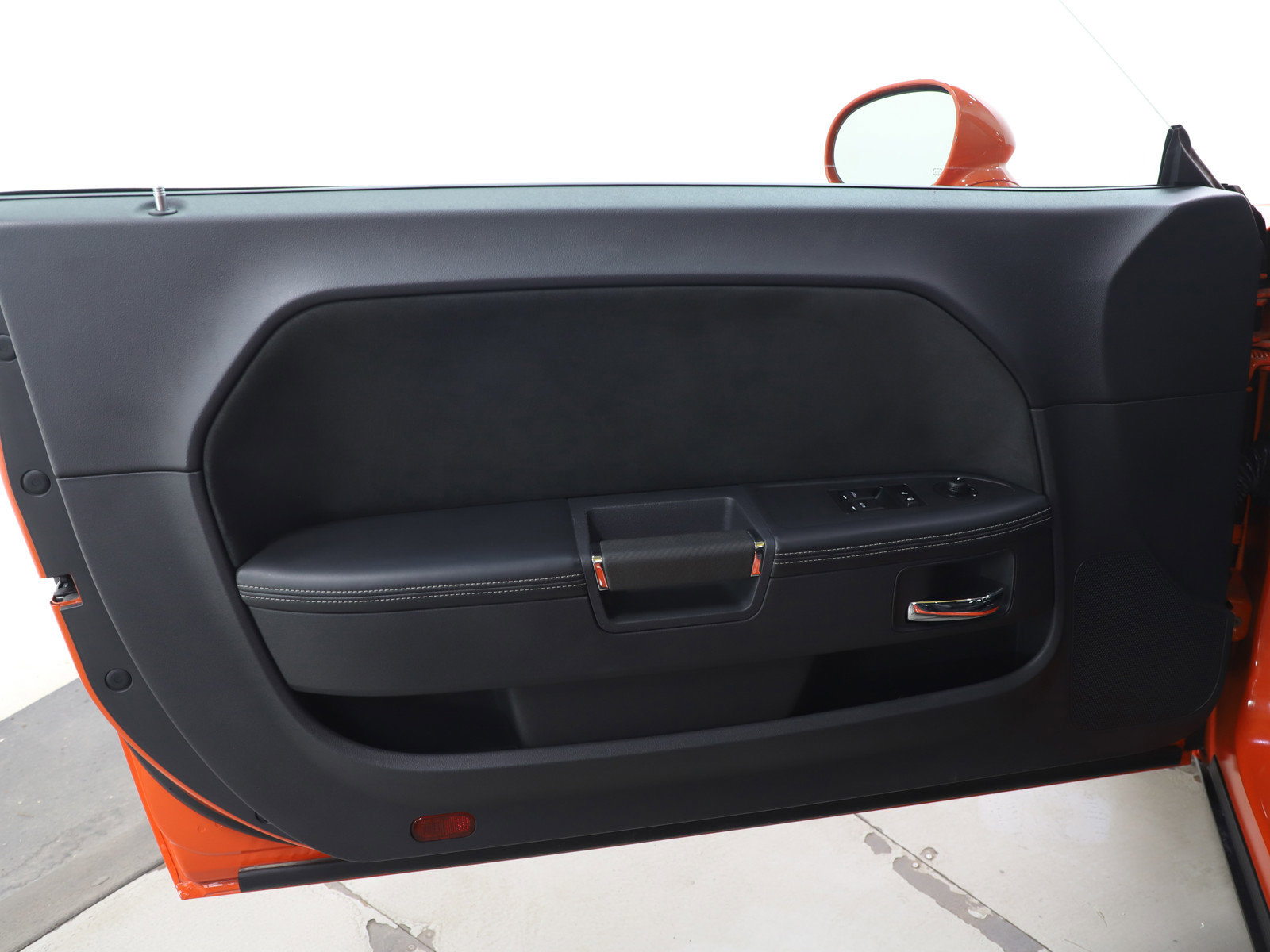 Used 2009 Dodge Challenger SRT8 w/ SRT Option Group II image 13