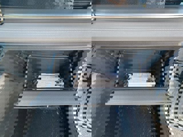 New 2025 Volkswagen Tiguan SE R-Line image 46