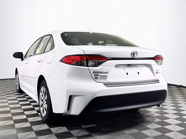 Used 2026 Toyota Corolla LE FWD image 6