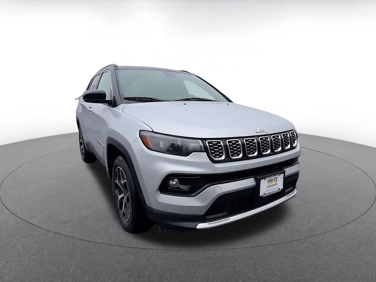 Used 2025 Jeep Compass Limited image 3