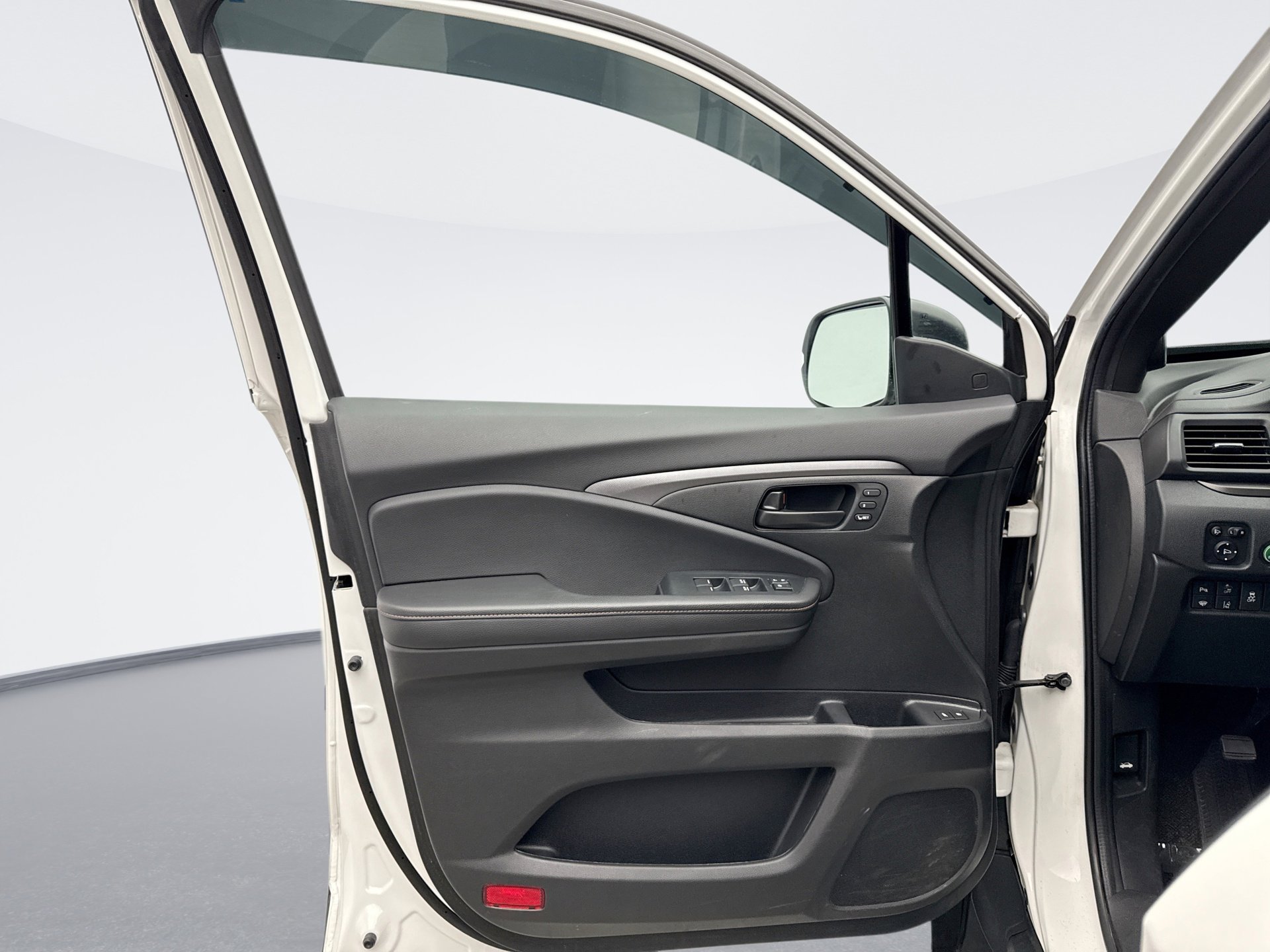 Used 2023 Honda Passport TrailSport image 9