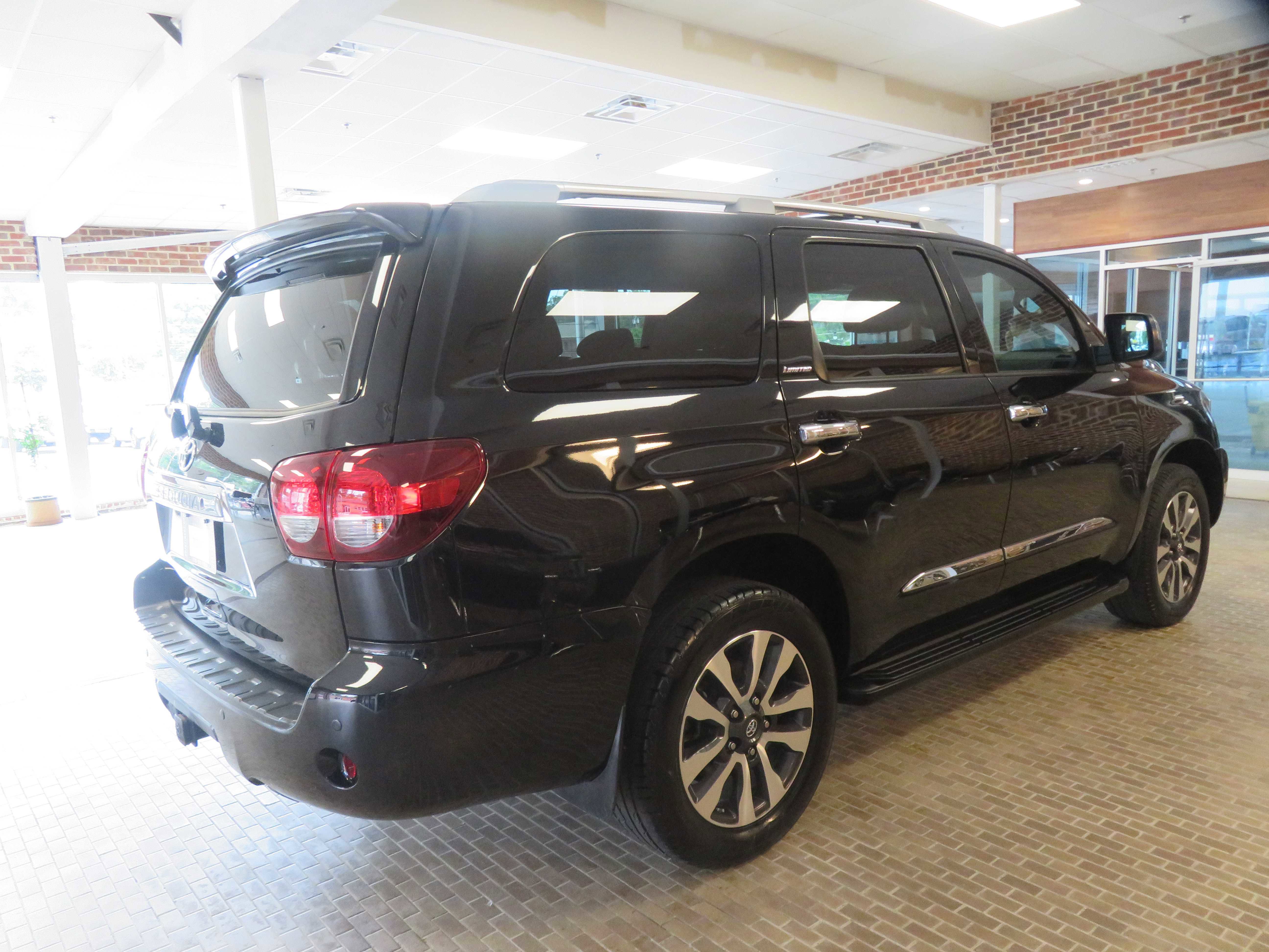 Used 2019 Toyota Sequoia Limited w/ Safety & Convenience Package RWD image 5
