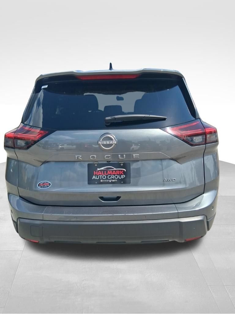 Used 2024 Nissan Rogue S AWD/4WD image 4