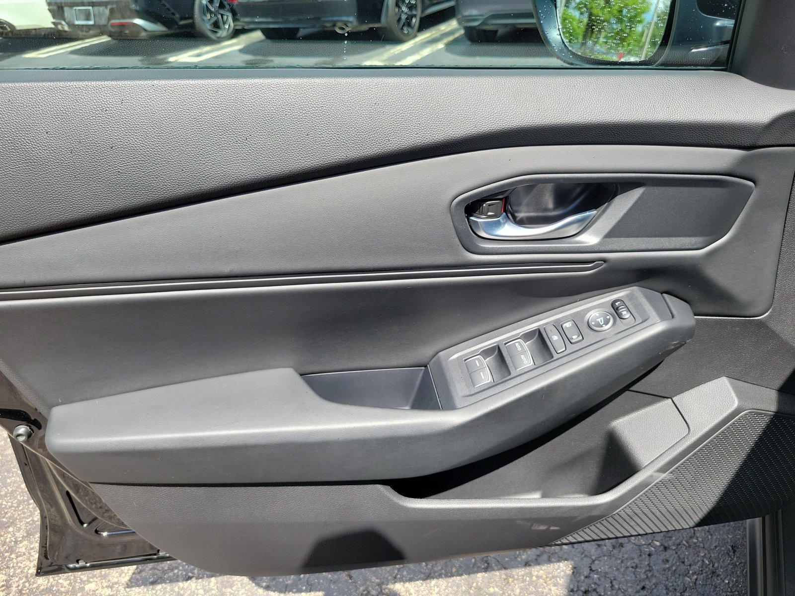 Used 2025 Honda Accord SE image 18