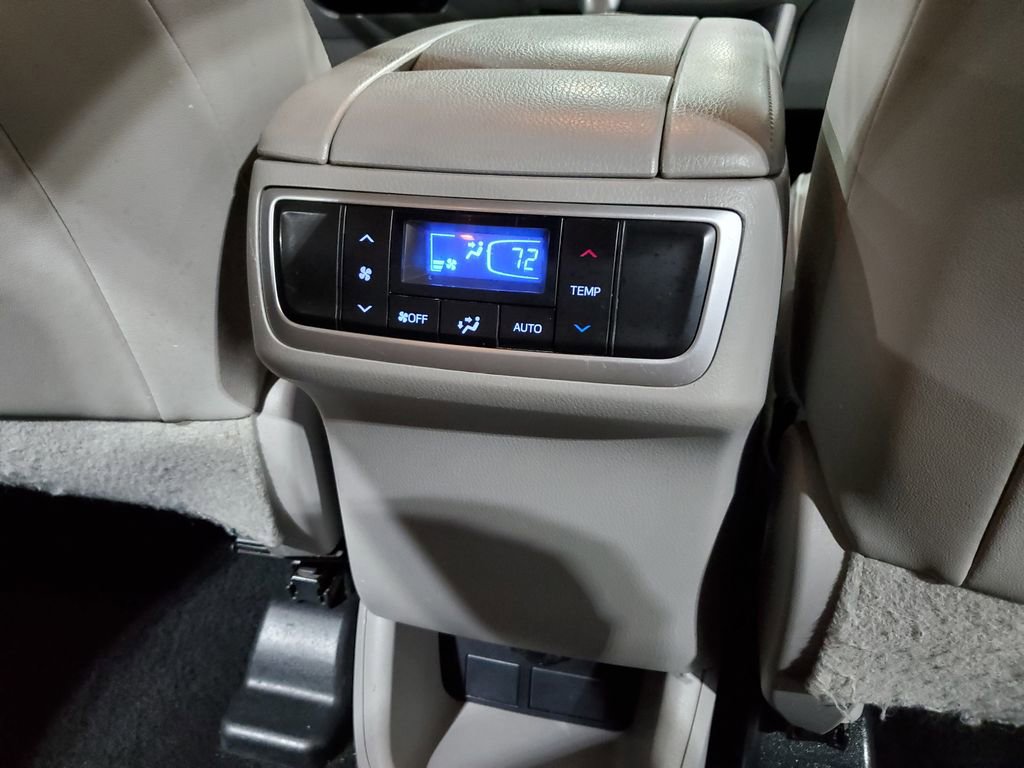 Used 2016 Toyota Highlander Plus FWD image 20
