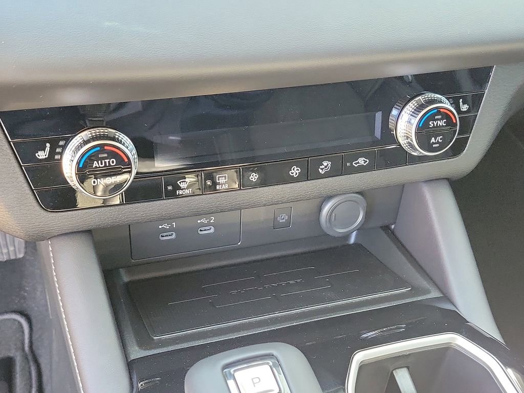 New 2025 Mitsubishi Outlander SE image 18