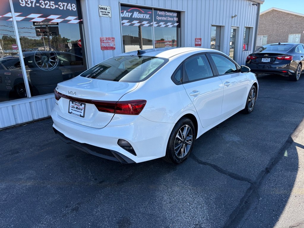 Used 2022 Kia Forte LXS FWD image 3
